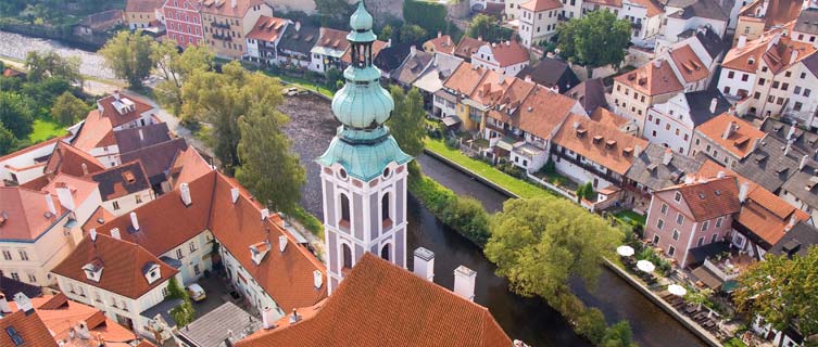 Enjoy Prague's architechture from a boat tour