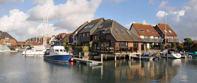 Southampton's waterside houses are best observed from a boat tour. 