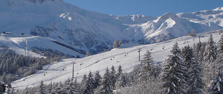 Cruise the expansive runs at Valmorel