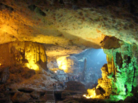 Do pay a visit to the Sung Sôt, one of the finest grottoes in the area