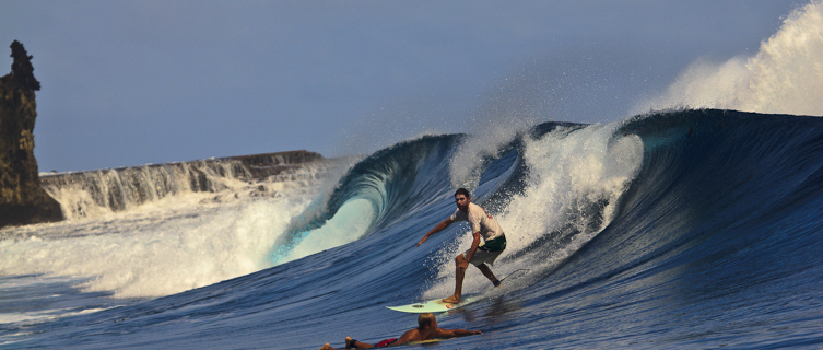 Surfers tackle the legendary waves at Cloud 9