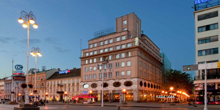 The hotel is in the city centre.