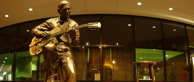 Chet Atkins Statue, Nashville