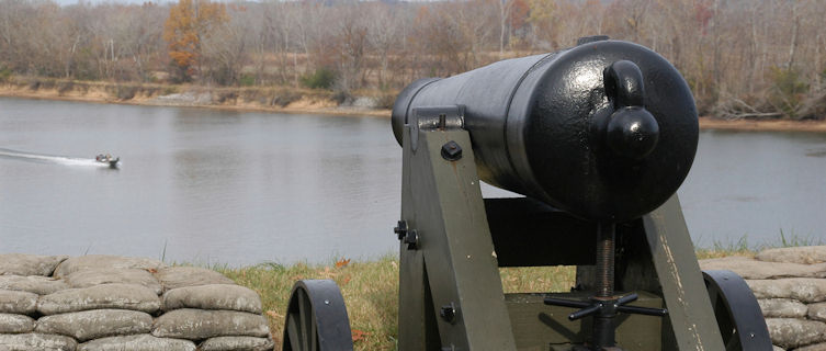 Civil War canon, Fort Donelson, Tennessee