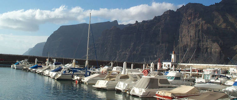 Los Gigantes cliffs