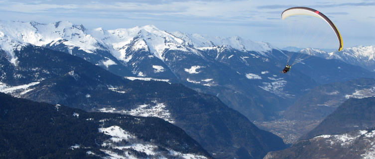 Paragliding over La Tania