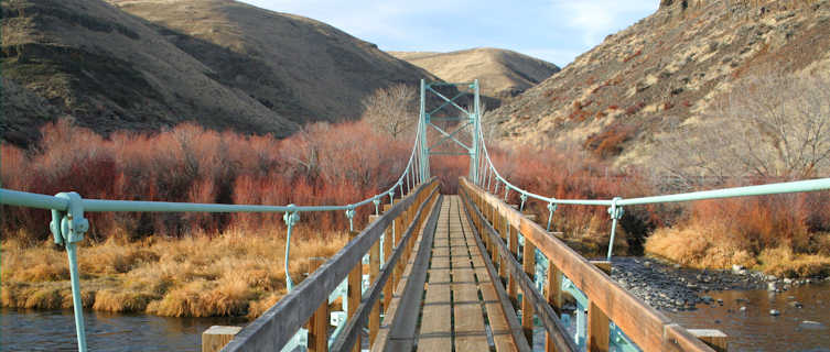 There are many hiking trails in Washington