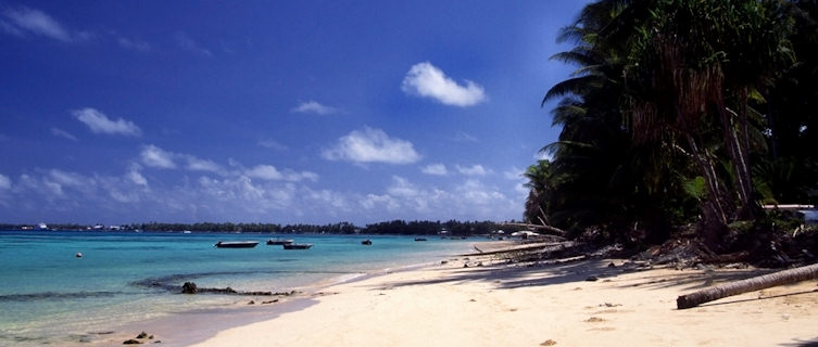 Tuvalu - Funafuti - Beach